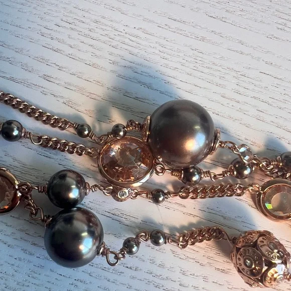 Henri Bendel Elegant Rose Gold and Crystal Beaded Necklace - Picture 4 of 9